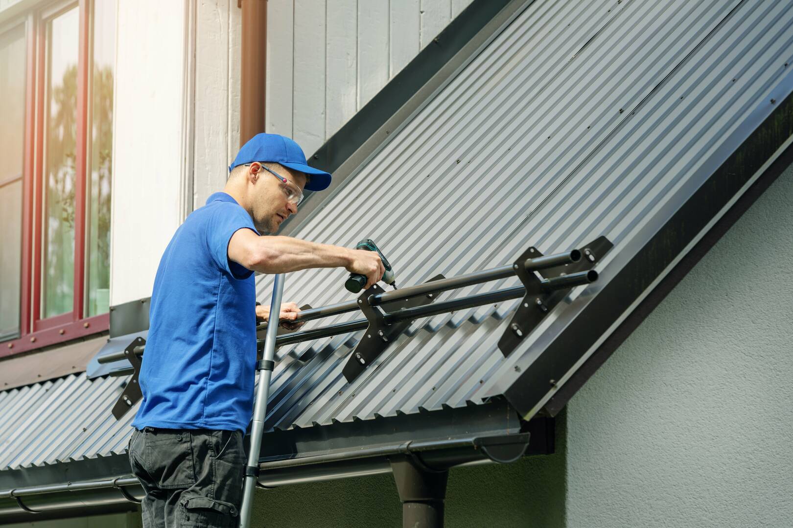 Everlast Roofing and Gutters